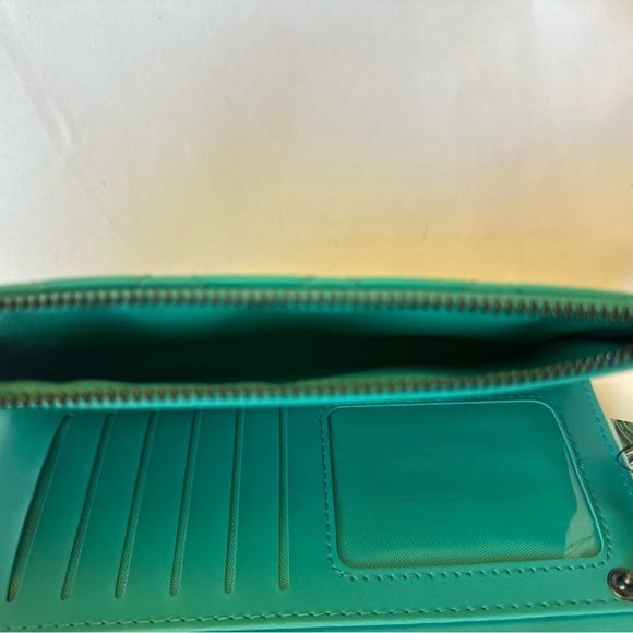 Stunning teal wallet by Badgley Mischka! Removable card holder! New with tags! - Picture 3 of 6